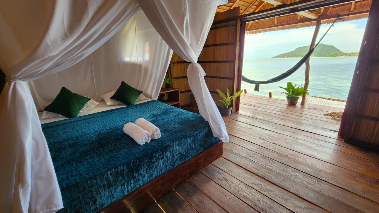 Mansuar Raja Ampat Bungalows Kri Esterno foto